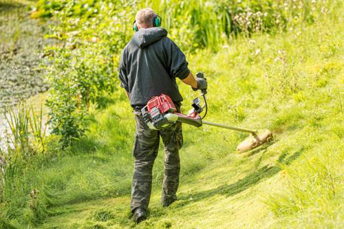 Matériels pour l'entretien des espaces verts et forestiers