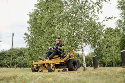 How to get commercial landscape contracts: a 6-step guide to growing your business 