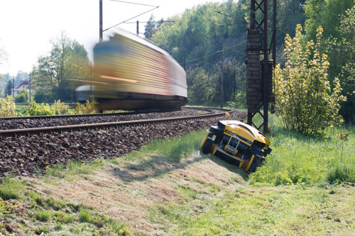 Slope mowing: a guide to selecting the right remote control lawn mower for your business