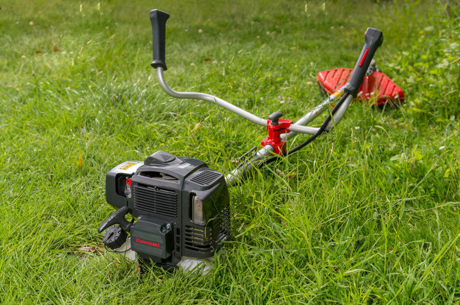 The difference between brushcutters, grass trimmers, and strimmers 