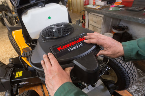 Dos and don'ts of engine lawn mower servicing