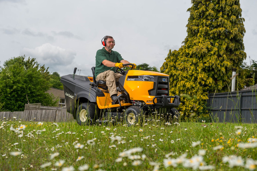A closer look at Kawasaki J Garden Tractor Mulcher